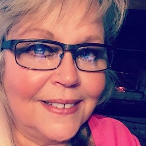 Meet your Posher, Cynthia